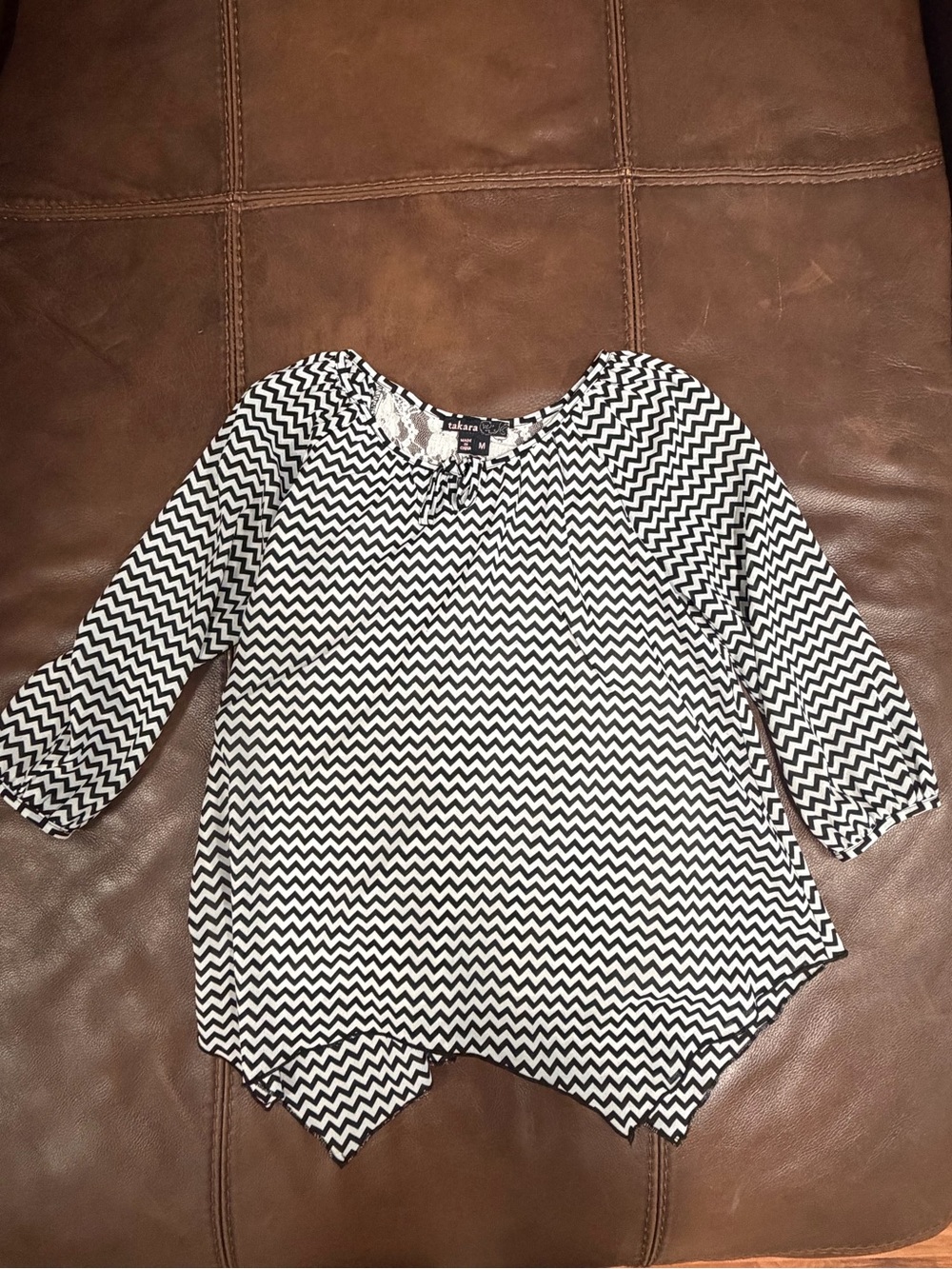 Takara Black & White Chevron Handkerchief-Hem Tunic- lined!! EUC!! #258